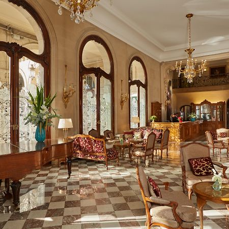 فندق ريجينا لوفر باريس المظهر الخارجي الصورة The lobby