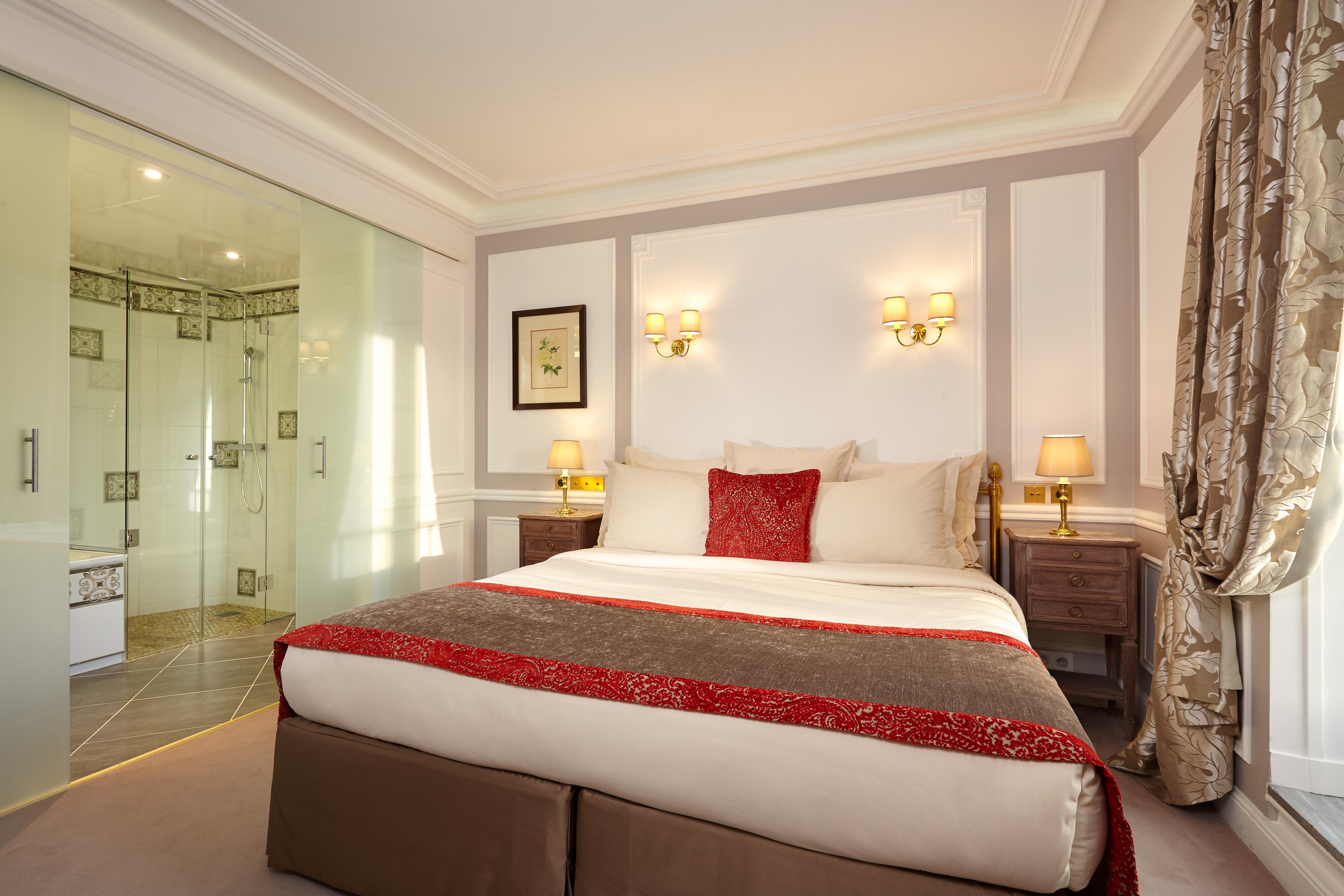 فندق ريجينا لوفر باريس المظهر الخارجي الصورة A room at the hotel