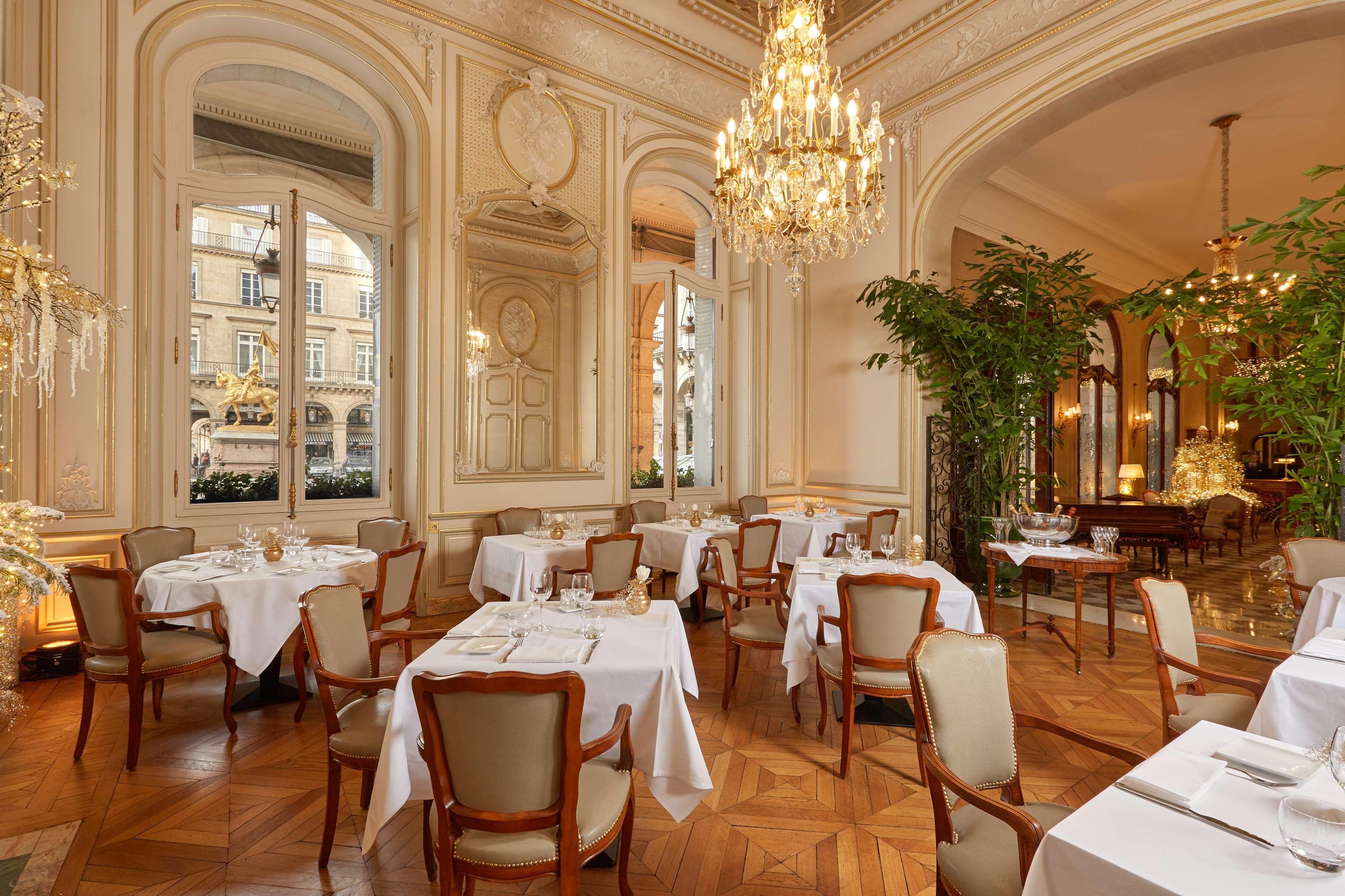 فندق ريجينا لوفر باريس المظهر الخارجي الصورة The interior of the restaurant