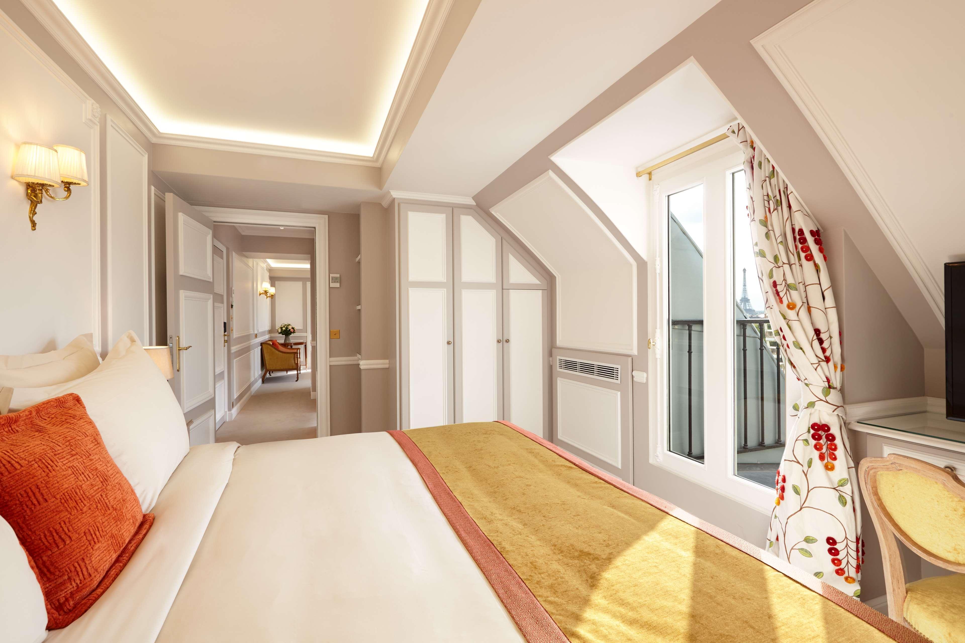 فندق ريجينا لوفر باريس المظهر الخارجي الصورة The bedroom
