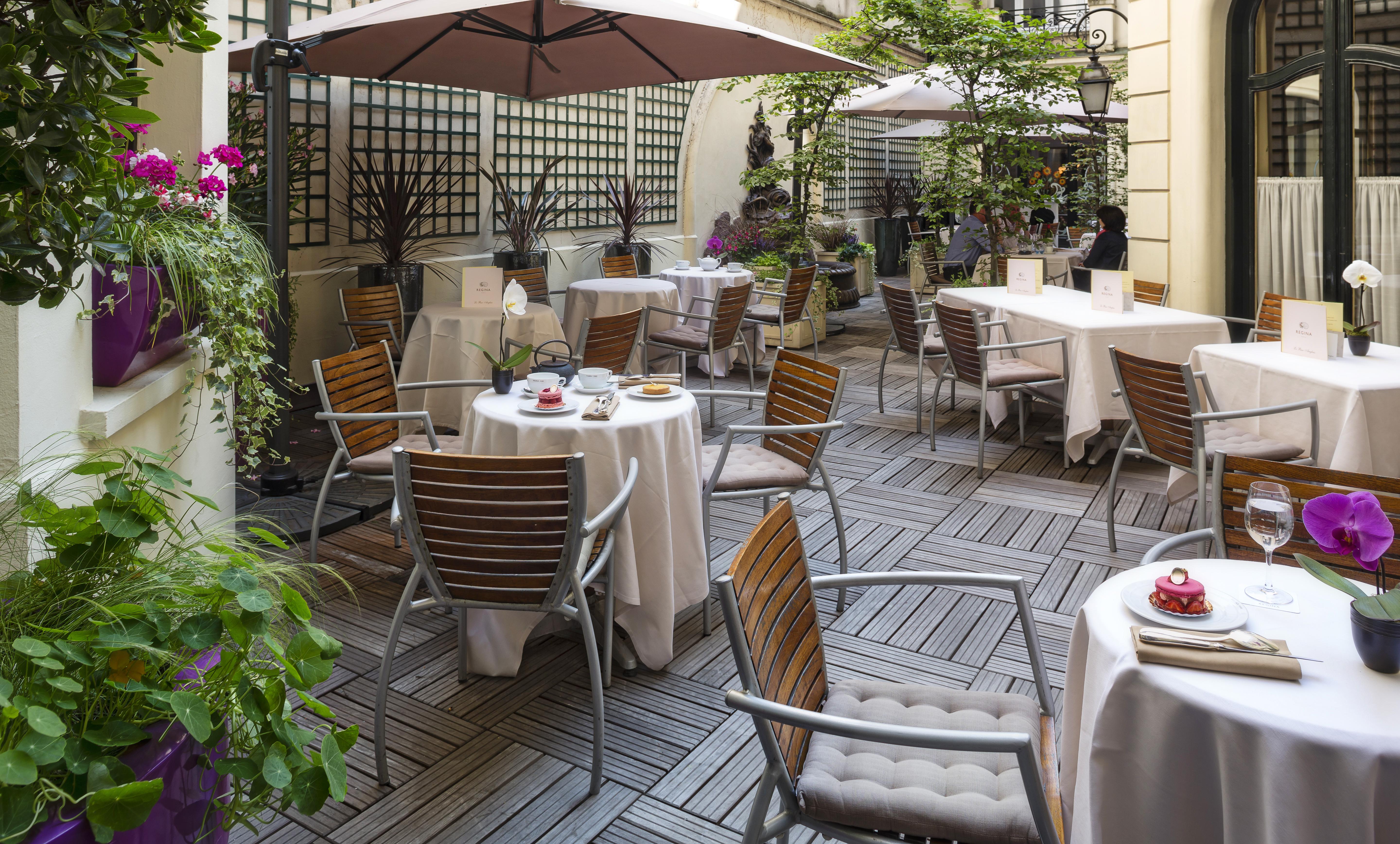 فندق ريجينا لوفر باريس المظهر الخارجي الصورة The hotel's terrace