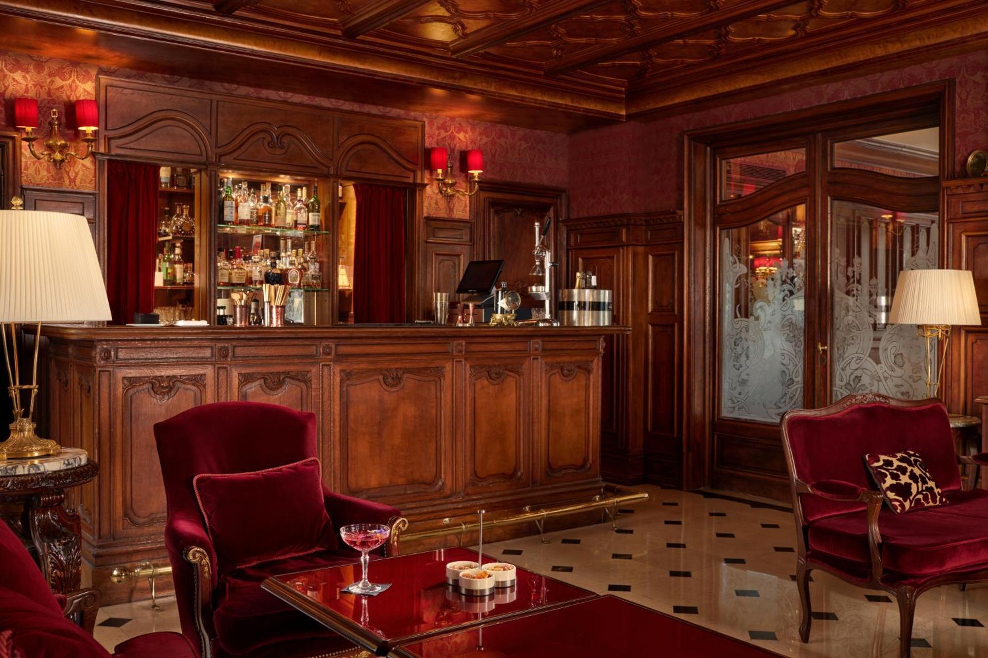فندق ريجينا لوفر باريس المظهر الخارجي الصورة The bar at the Savoy